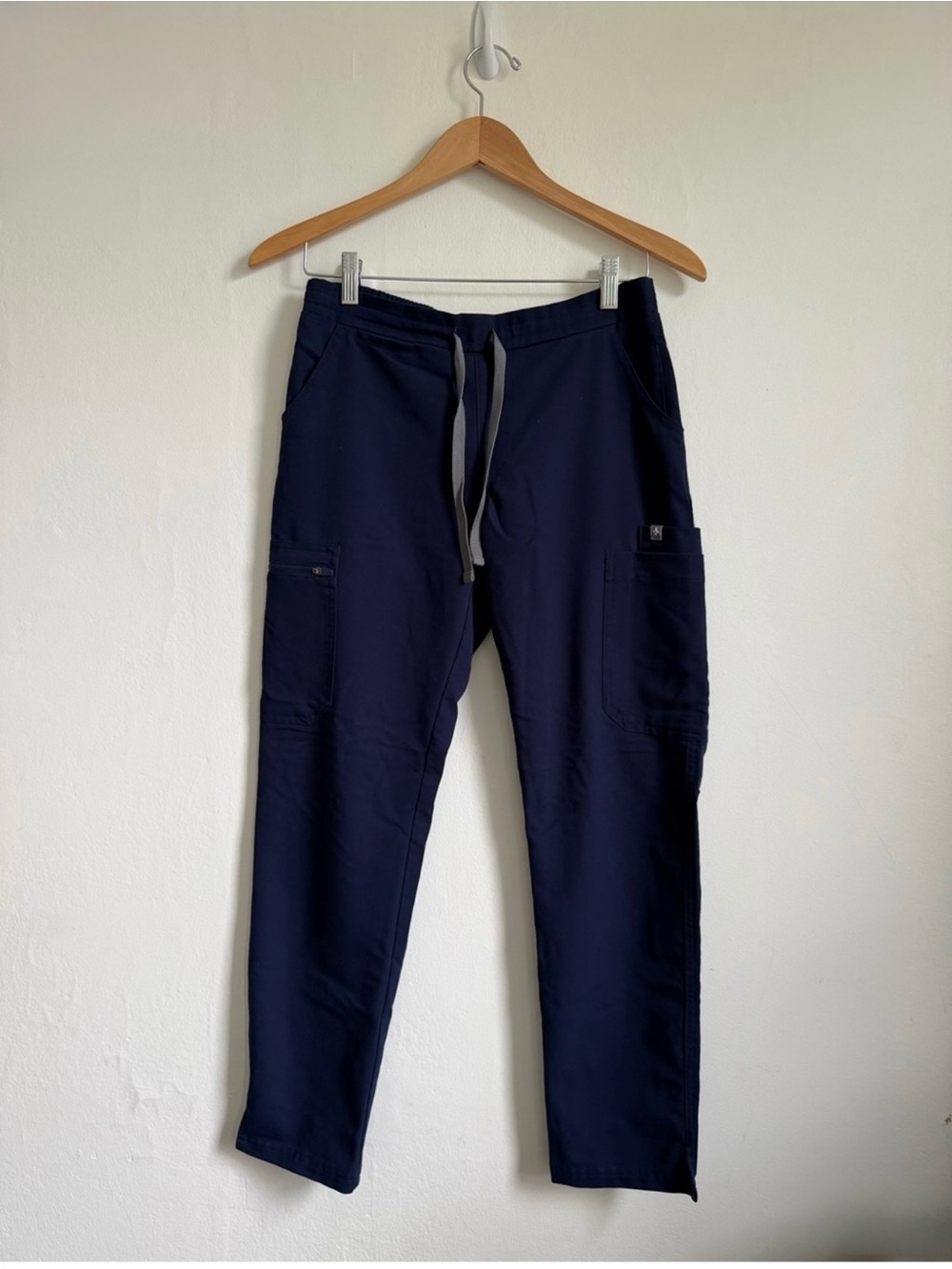 X-SMALL PETITE Figs Yola High-Rise Slim Scrubs Pants navy blue pockets short